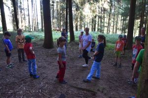 Erster Schultag im Wald (2).JPG